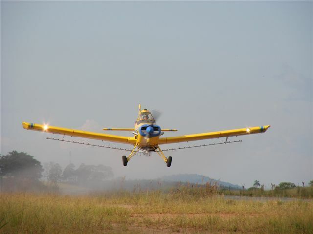 Avião de ensaios e Treinamento - UFLA_1